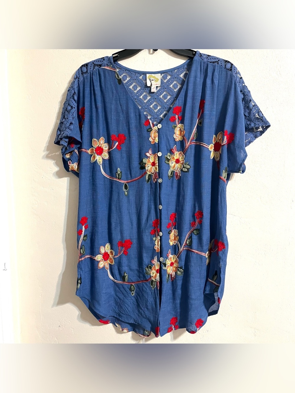 fig and flower Blue Embroidered Floral Boho Blouse Lace Shoulder Button Front XL